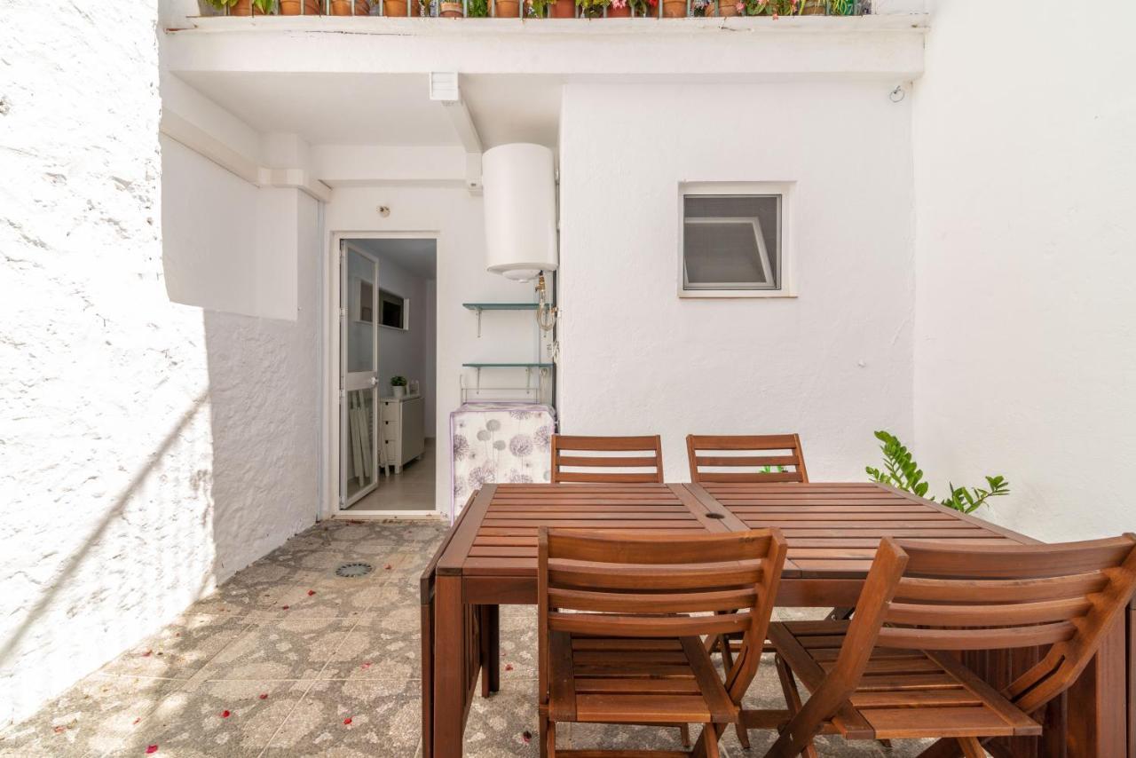 Lovely Cozy 2-Bedroom Residential Home With Patio Benalmadena Bagian luar foto