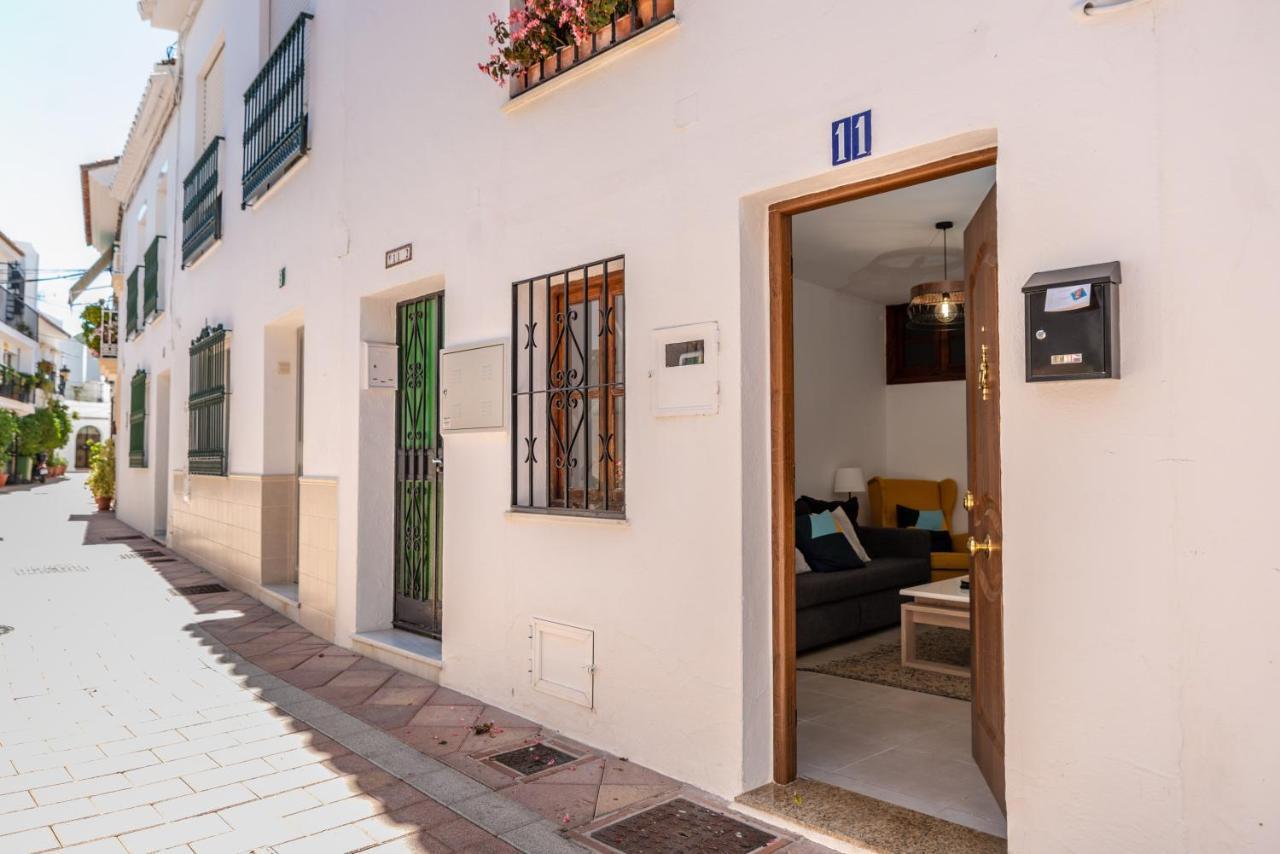 Lovely Cozy 2-Bedroom Residential Home With Patio Benalmadena Bagian luar foto