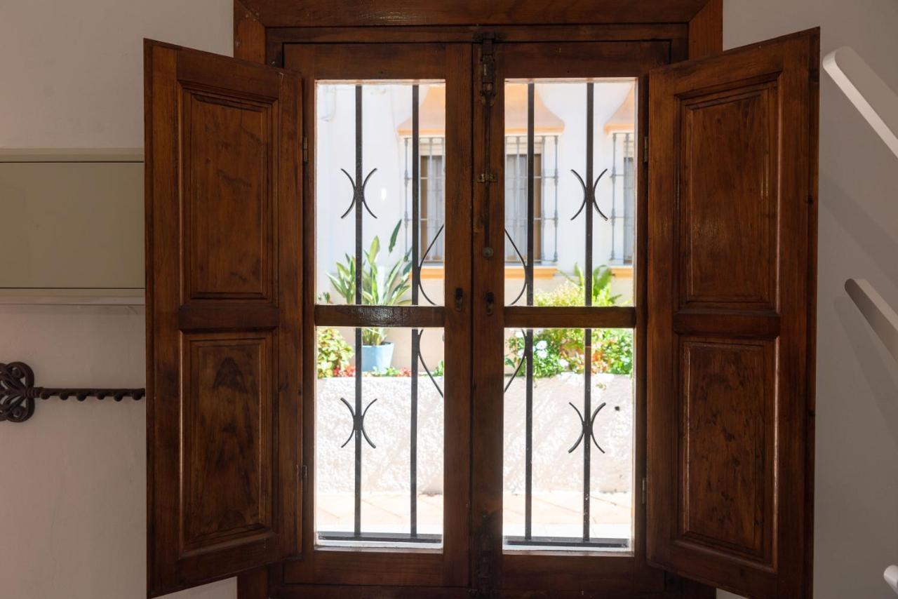 Lovely Cozy 2-Bedroom Residential Home With Patio Benalmadena Bagian luar foto