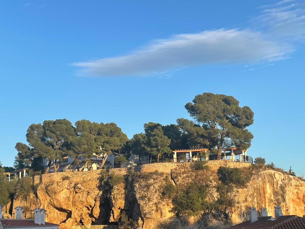 Lovely Cozy 2-Bedroom Residential Home With Patio Benalmadena Bagian luar foto
