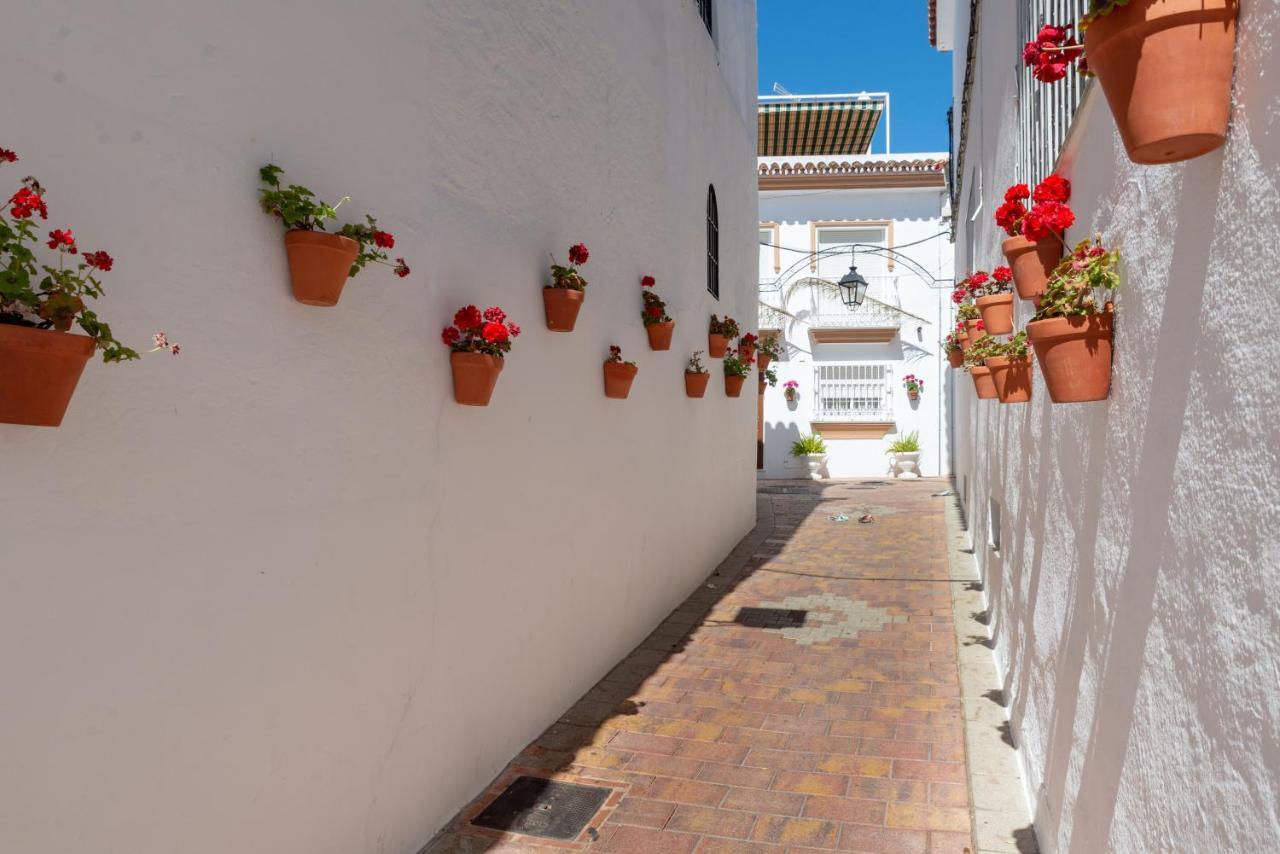 Lovely Cozy 2-Bedroom Residential Home With Patio Benalmadena Bagian luar foto